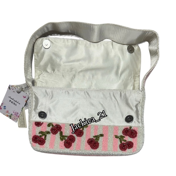 💙 White and Pink Cherry Embroidered Bag - Picture 4 of 8